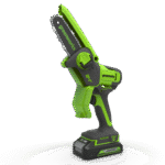 מסור שרשרת מיני נטען GREENWORKS דגם 99788 24V עם מוט הנחיה 10 ס"מ, מנוע ללא מברשות ומהירות שרשרת 7.8 מ/ש לעבודות גינון מדויקות