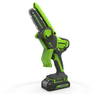 מסור שרשרת מיני נטען GREENWORKS דגם 99788 24V עם מוט הנחיה 10 ס"מ, מנוע ללא מברשות ומהירות שרשרת 7.8 מ/ש לעבודות גינון מדויקות